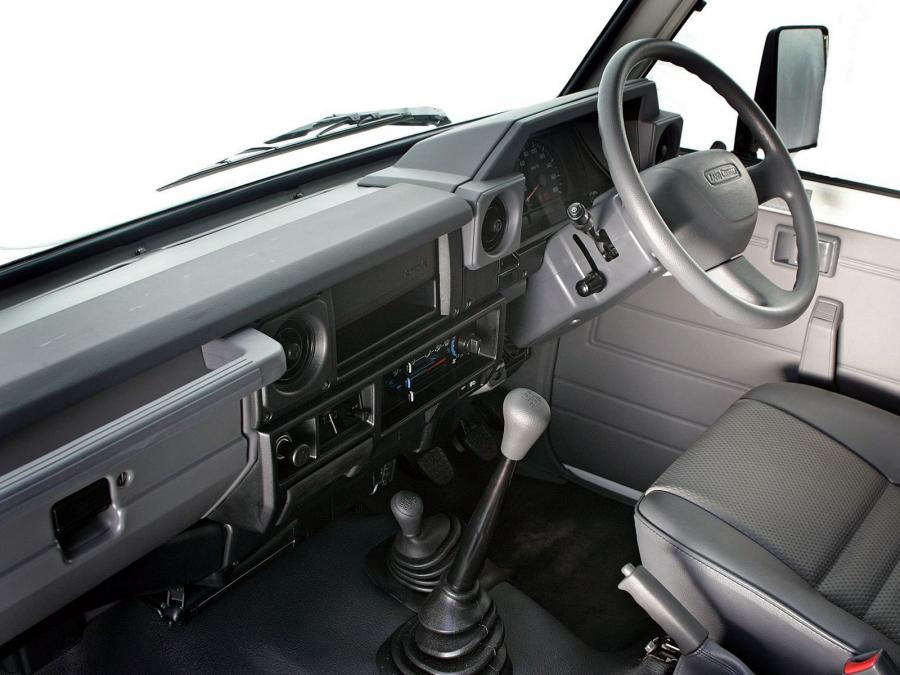  Toyota Land Cruiser 70 Pickup 1999 года  (ZA) (фото 3 из 5)